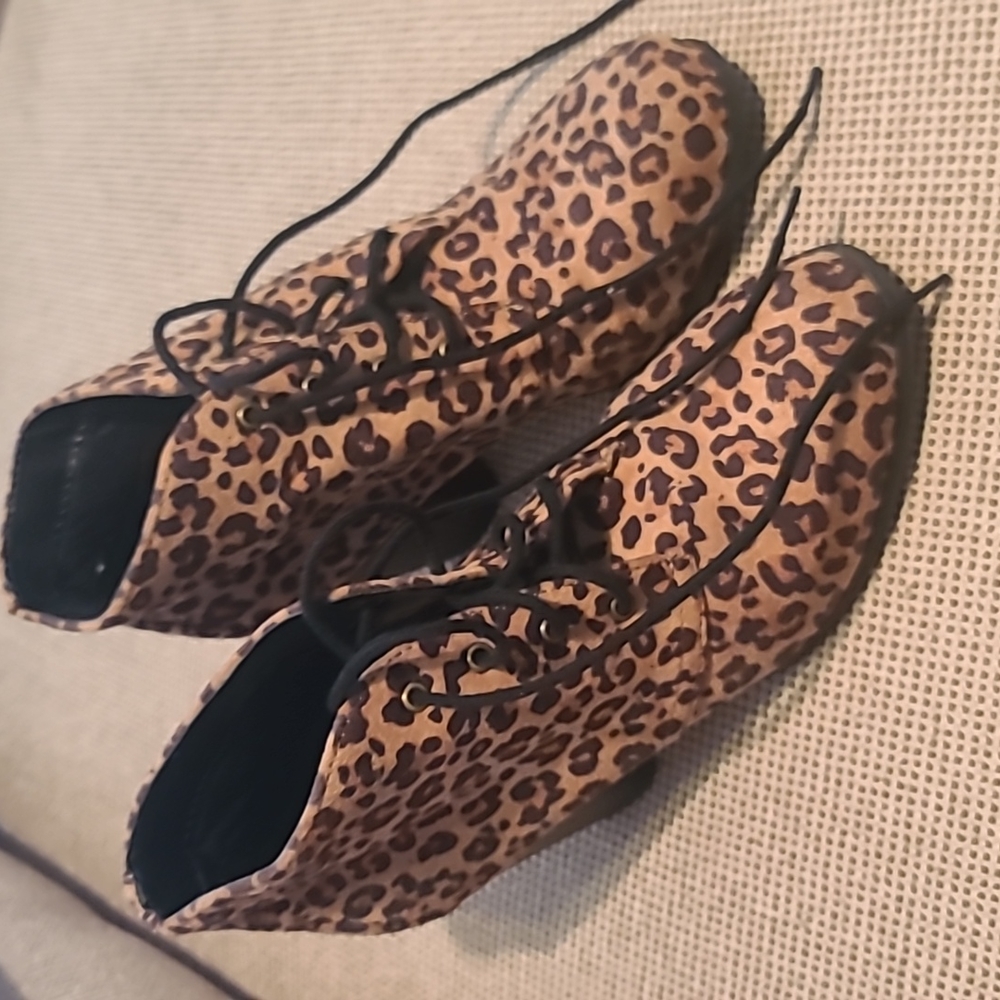 Y Not Leopard booties